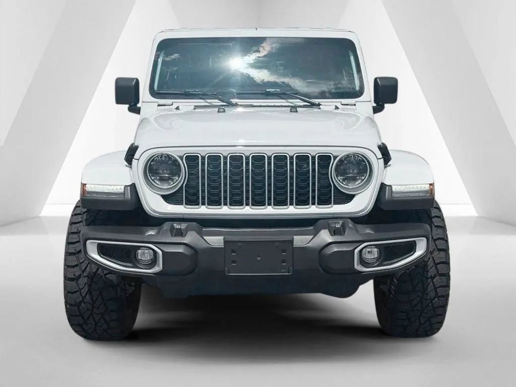 Used 2024 Jeep Wrangler Unlimited Sahara AWD/4WD image 2