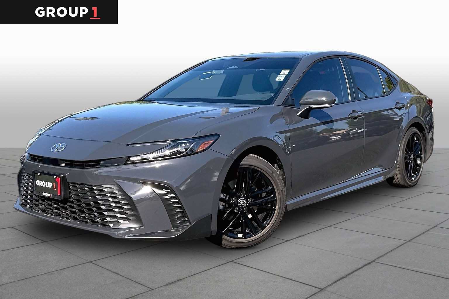 Used 2026 Toyota Camry SE FWD image 1