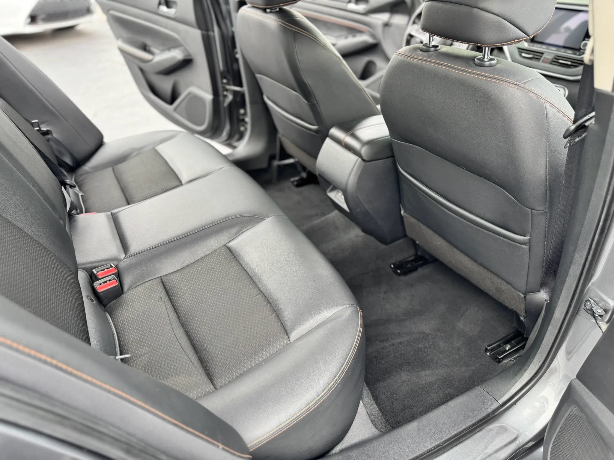 Used 2020 Nissan Altima 2.5 SR AWD/4WD image 14