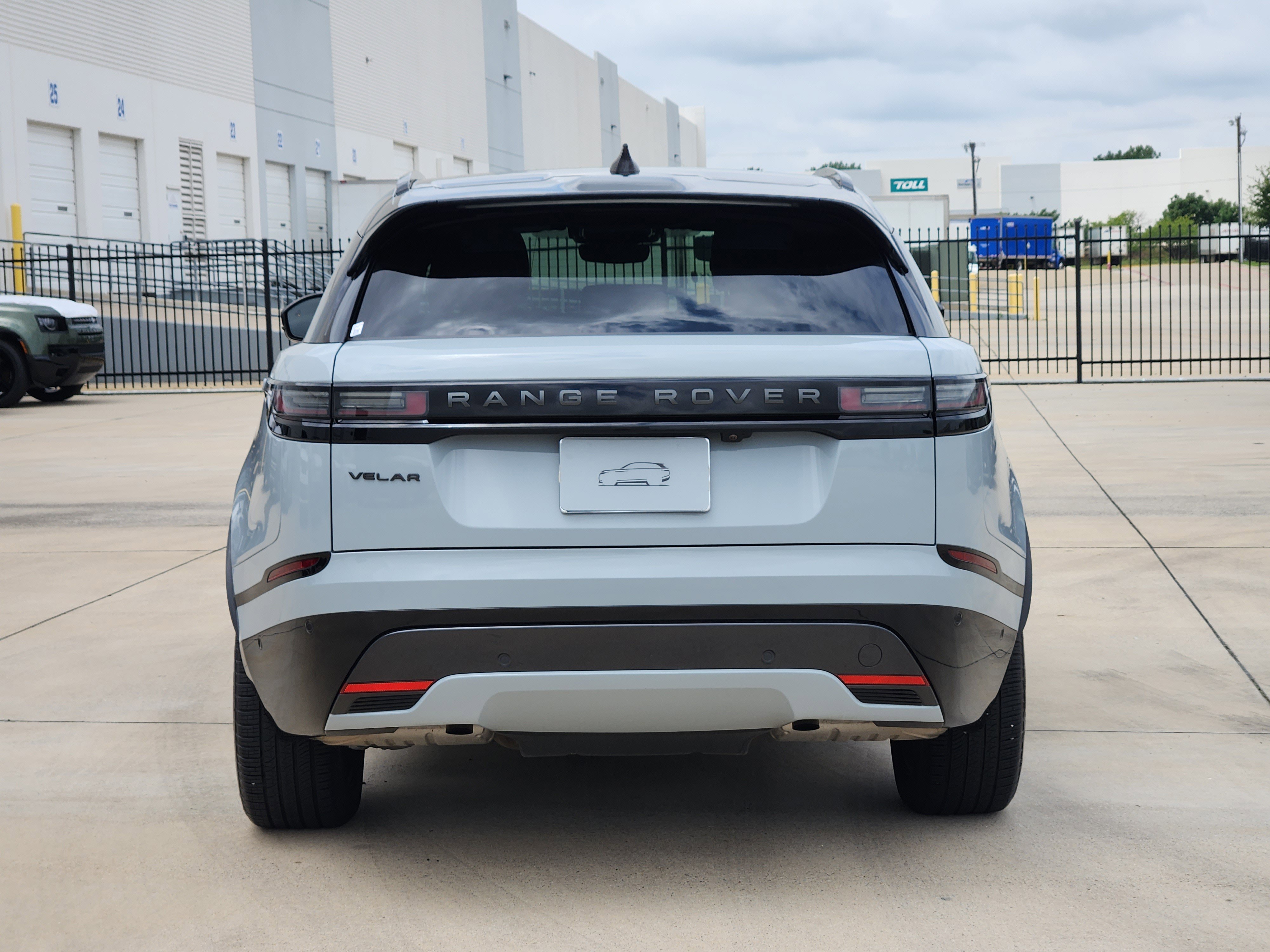 Certified 2026 Land Rover Range Rover Velar Dynamic SE AWD/4WD image 6