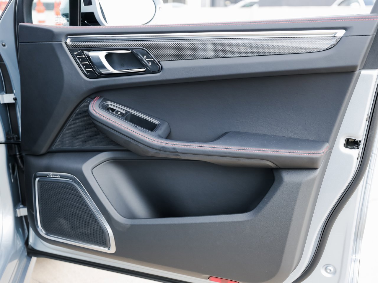 New 2026 Porsche Macan GTS image 26