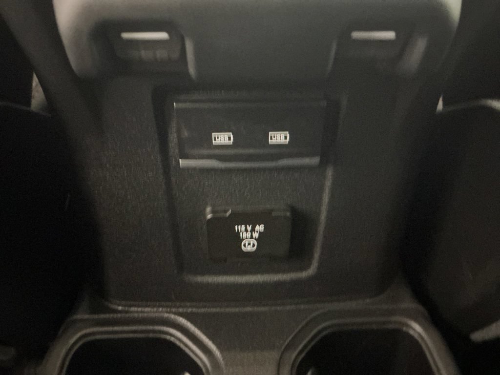 Used 2022 Jeep Wrangler Unlimited Rubicon w/ LED Lighting Group AWD/4WD image 29
