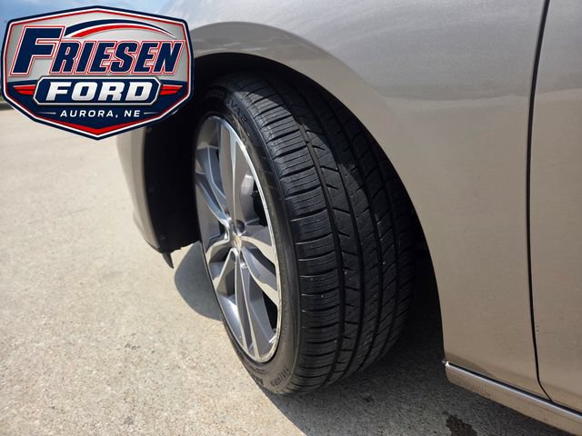 Used 2024 Chevrolet Malibu LT FWD image 9
