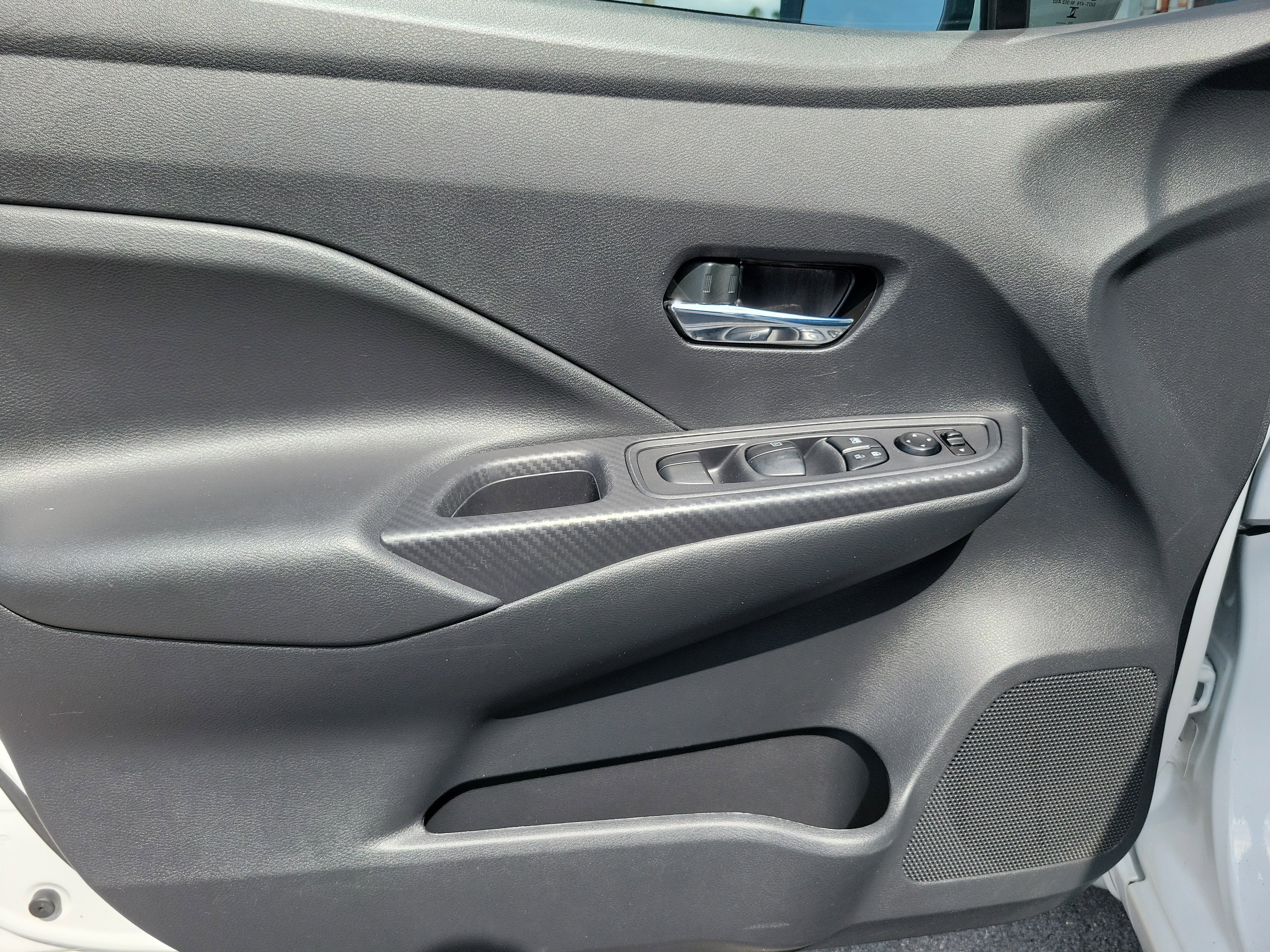 Used 2024 Nissan Versa SV w/ Trunk Package FWD image 18