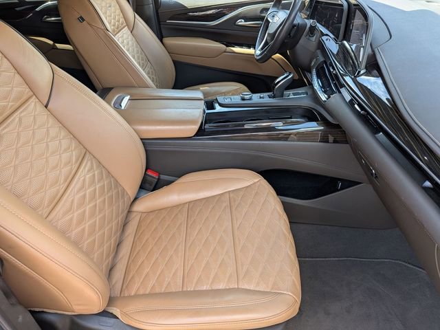 Used 2021 Cadillac Escalade Premium Luxury image 33