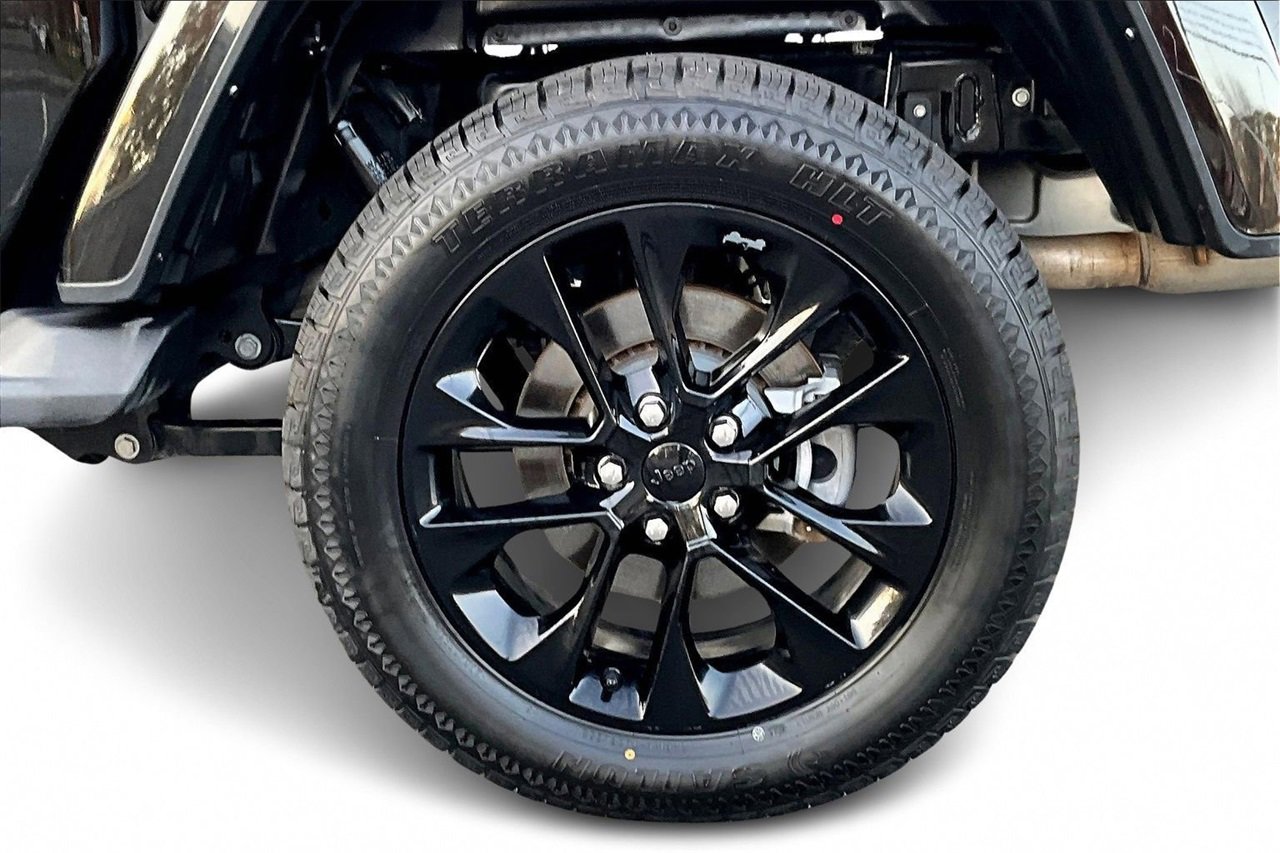 Certified 2023 Jeep Gladiator Overland image 33