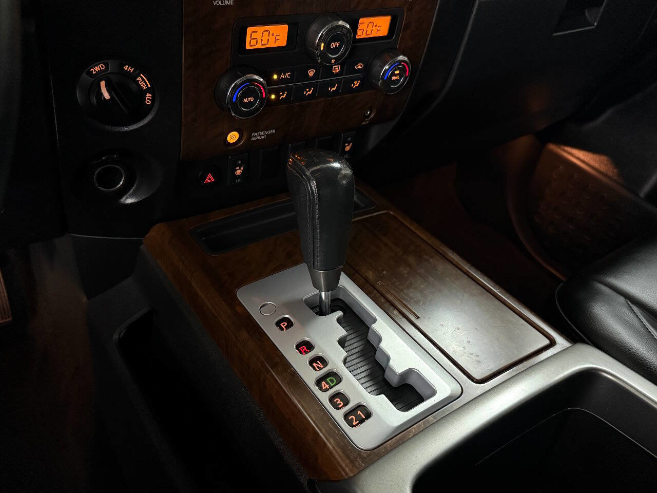 Used 2008 Nissan Titan LE AWD/4WD image 44
