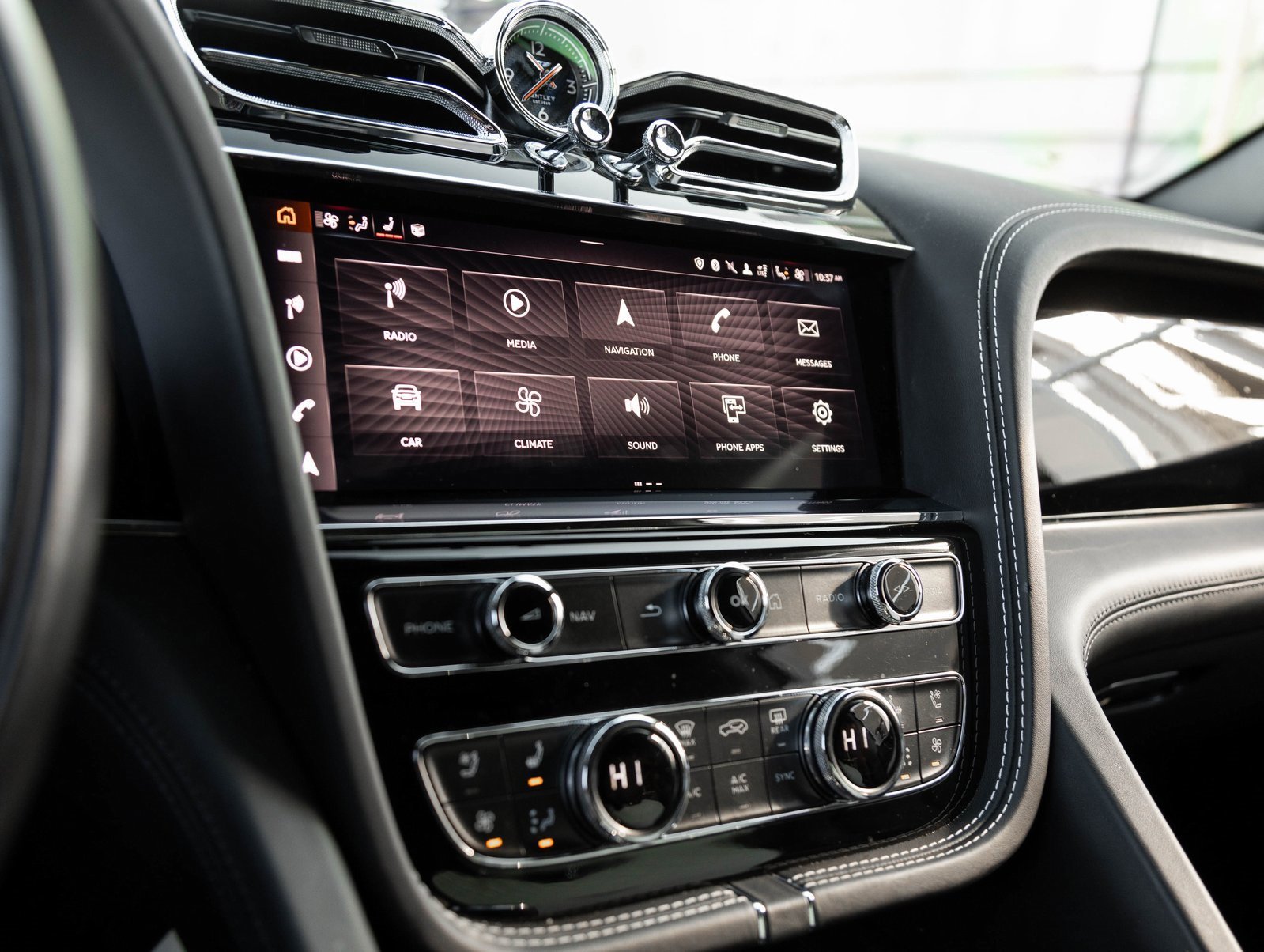 Used 2021 Bentley Bentayga image 23