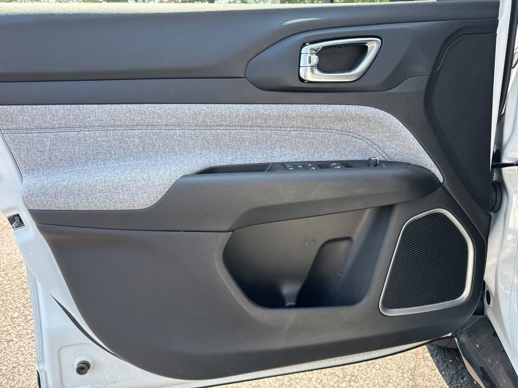 Used 2022 Jeep Compass Latitude image 23