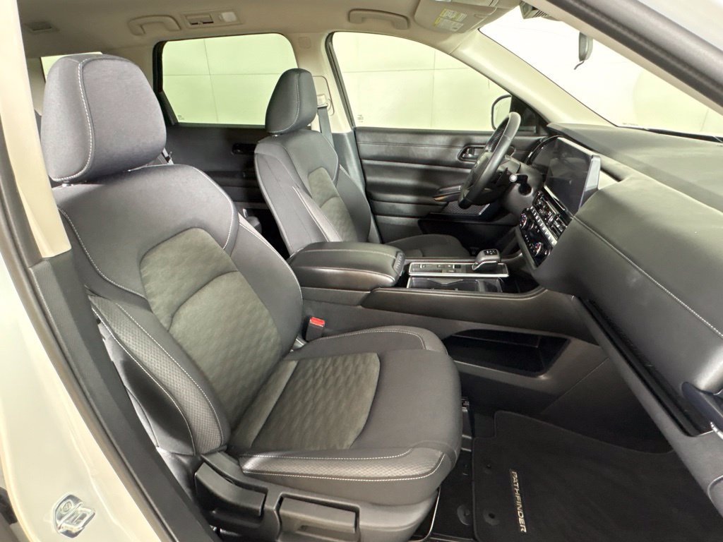 Certified 2026 Nissan Pathfinder SV FWD image 18