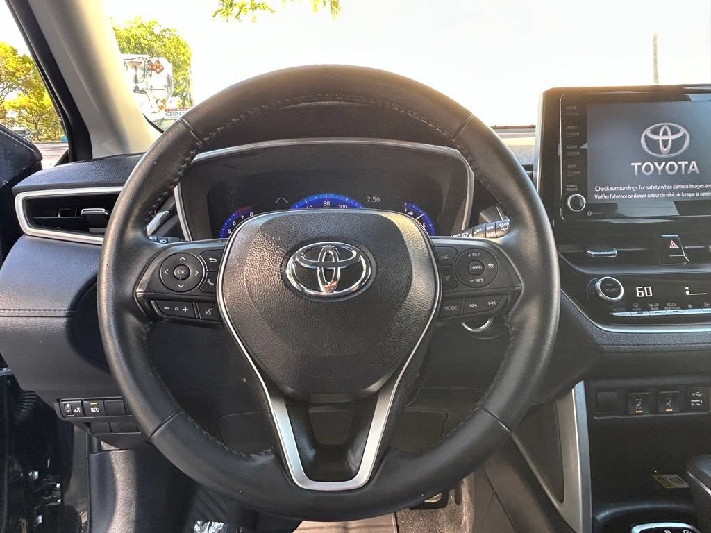 Used 2022 Toyota Corolla Cross XLE FWD image 17