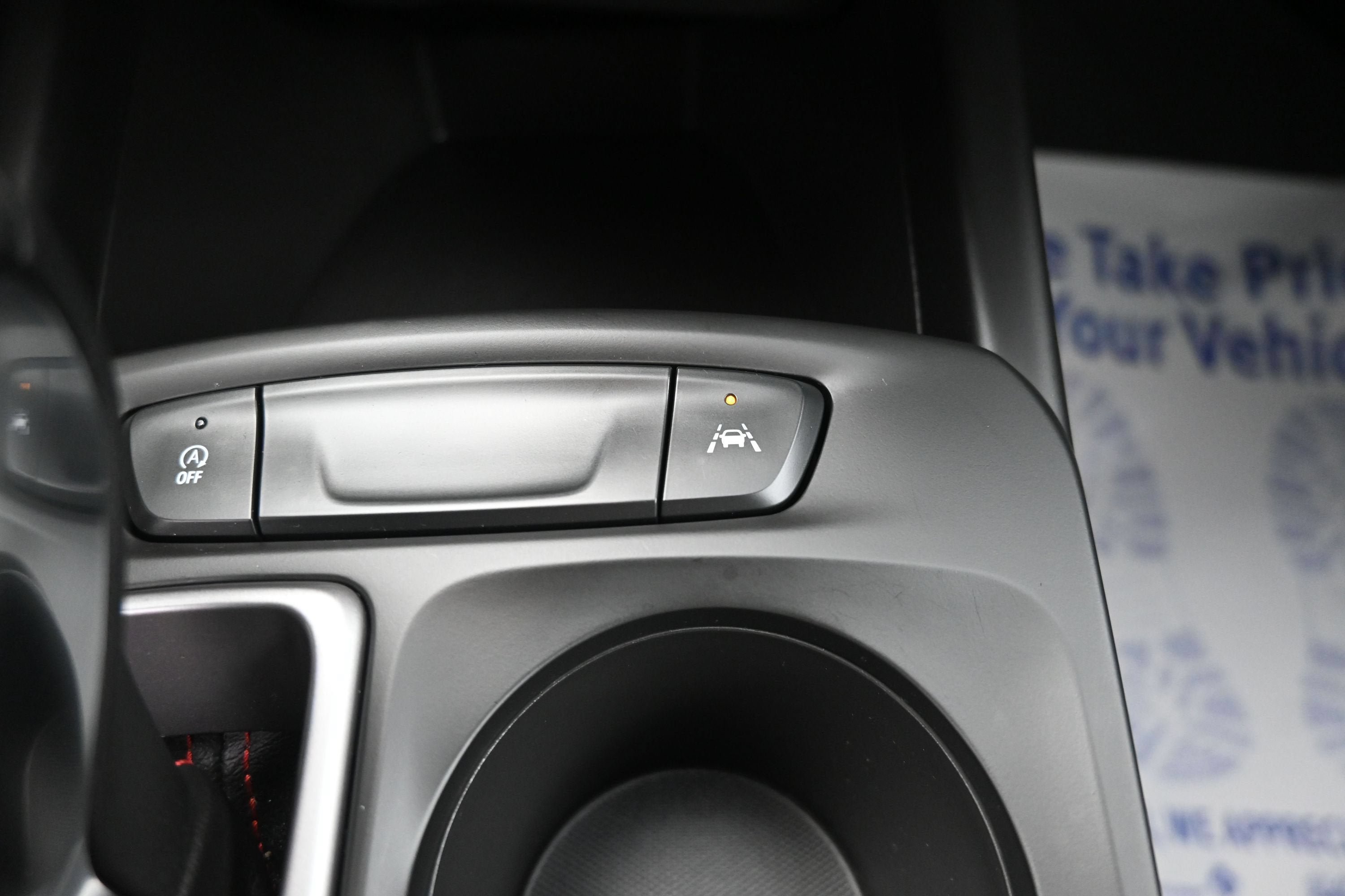 Used 2025 Chevrolet Trax RS w/ Sunroof Package FWD image 21
