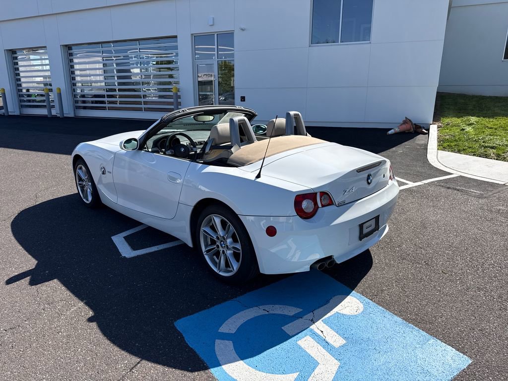 Used 2005 BMW Z4 3.0i image 3