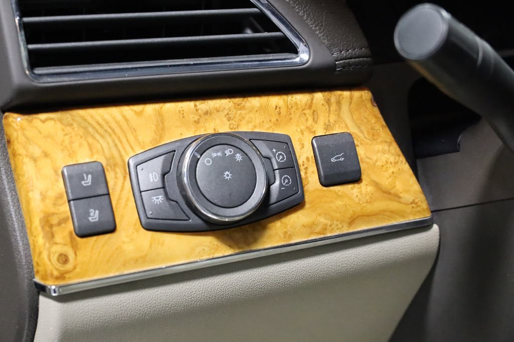 Used 2011 Lincoln MKX 2WD w/ Wood Pkg image 22