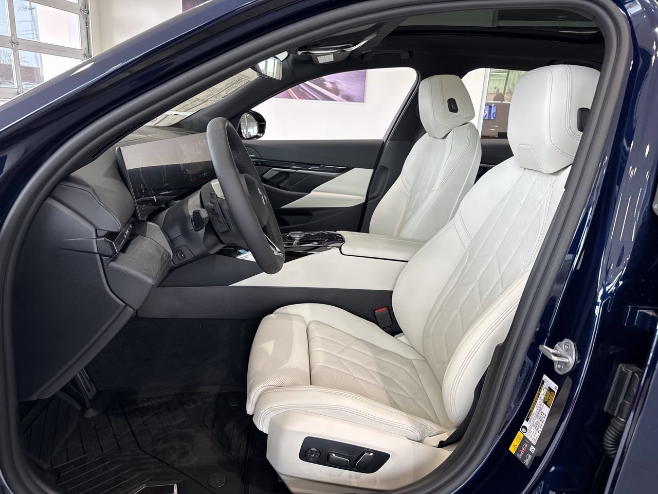 New 2026 BMW 550e xDrive AWD/4WD image 14