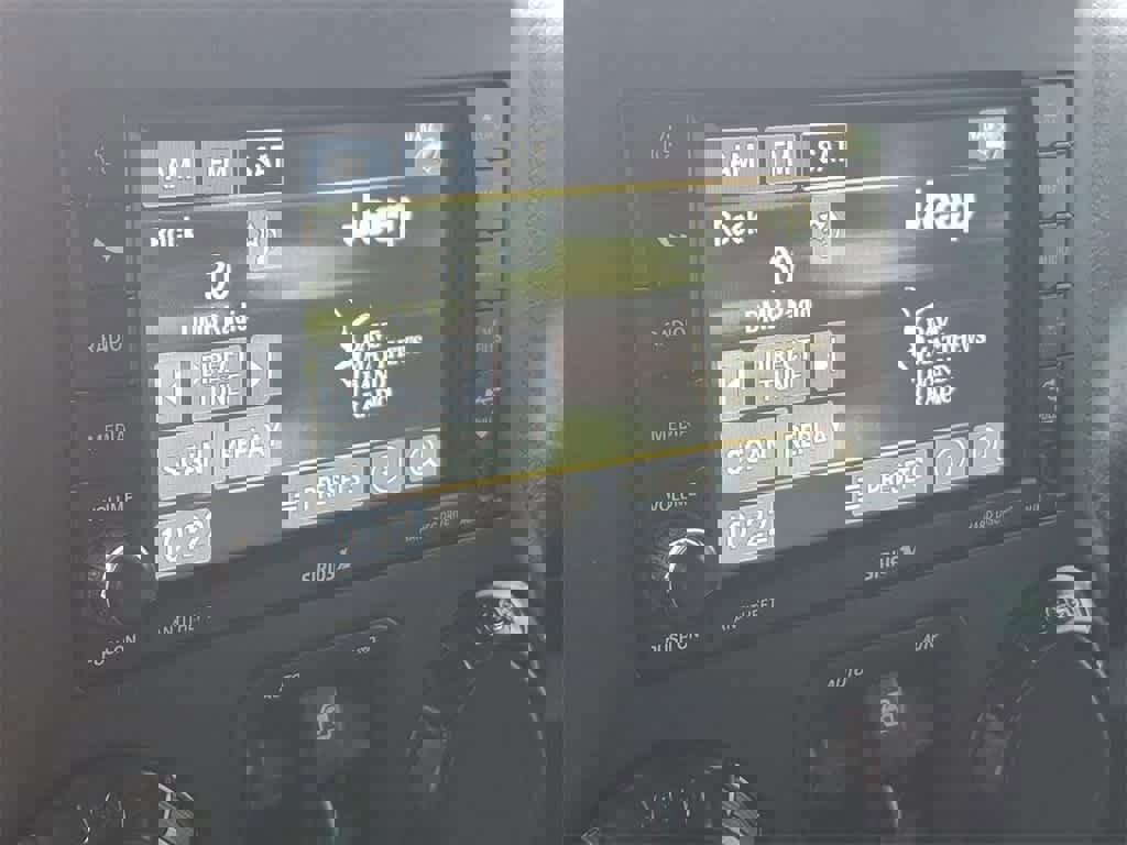 Used 2017 Jeep Wrangler Unlimited Rubicon image 20