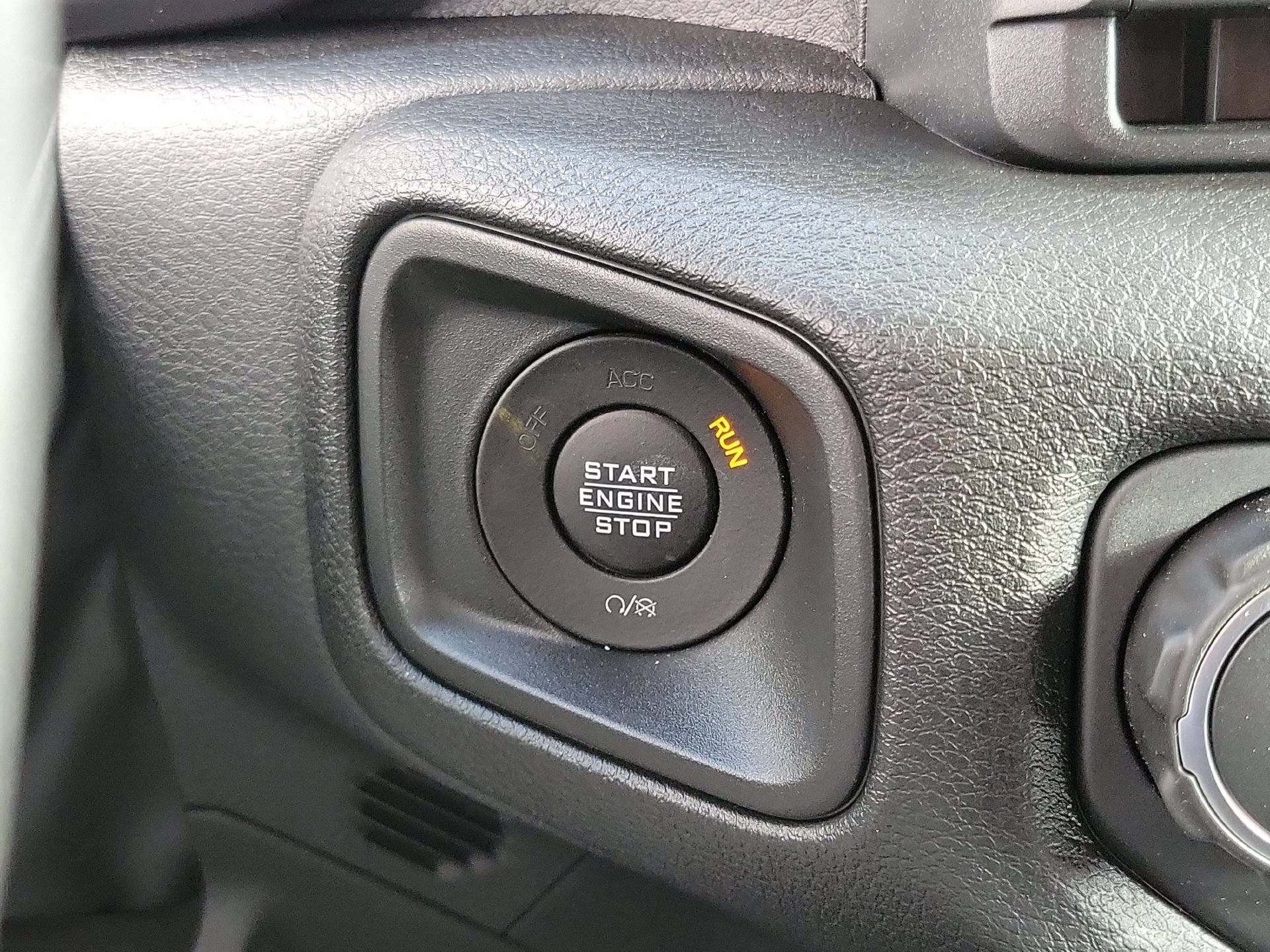 New 2026 Jeep Gladiator Sport AWD/4WD image 12