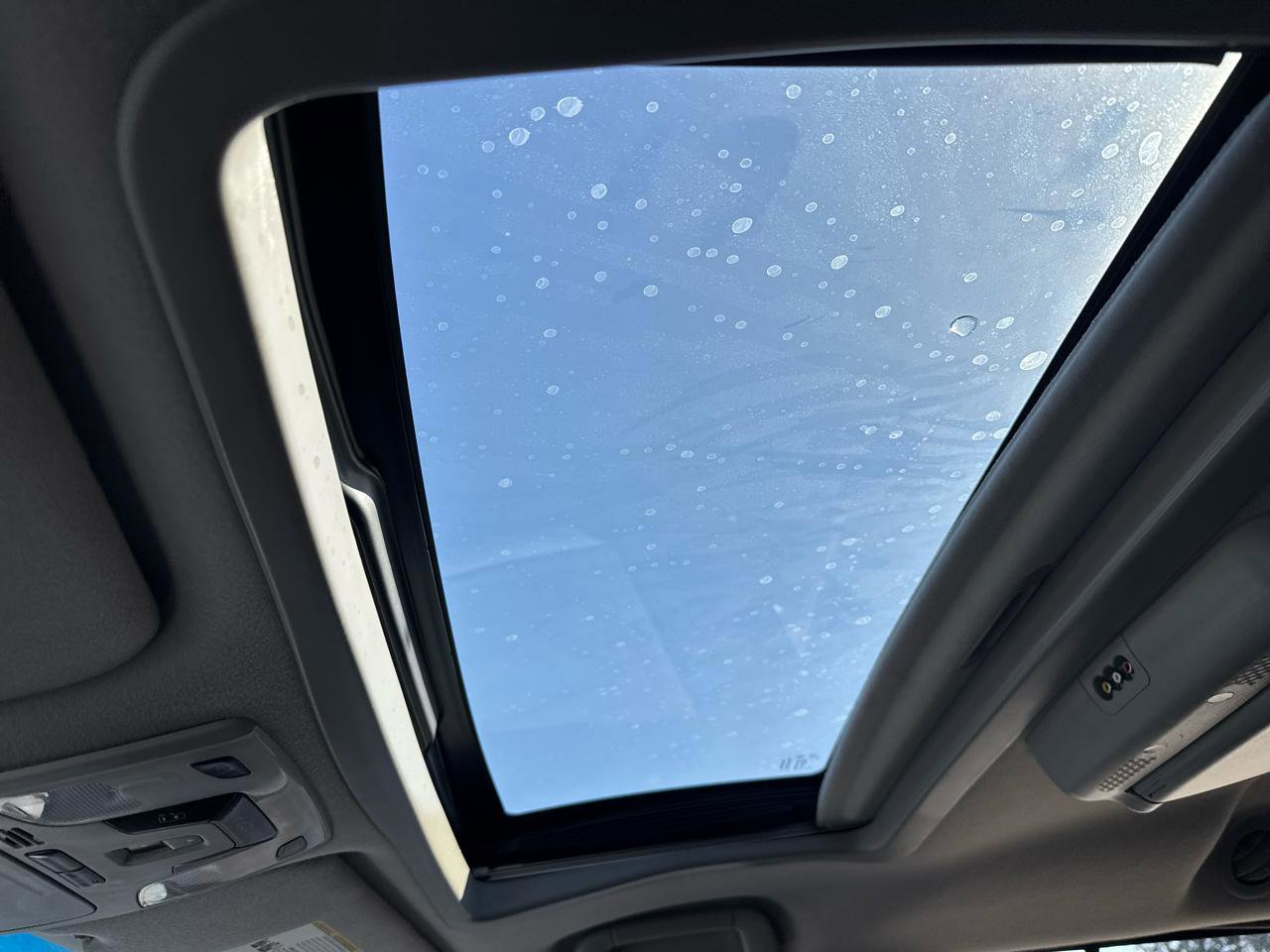 Used 2012 Toyota Sienna SE image 20