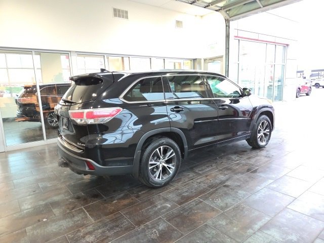 Used 2016 Toyota Highlander XLE image 8
