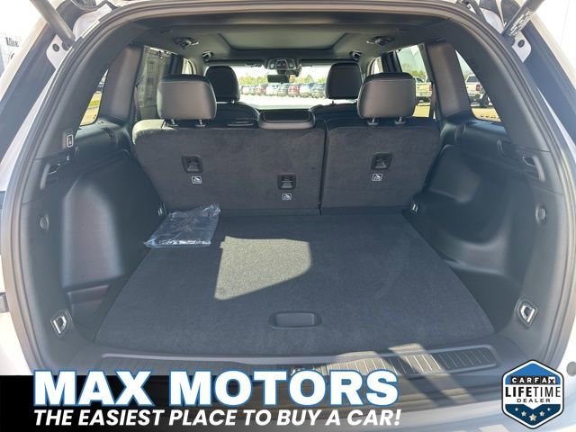 Used 2024 Jeep Grand Cherokee Limited w/ Luxury Tech Group II image 40