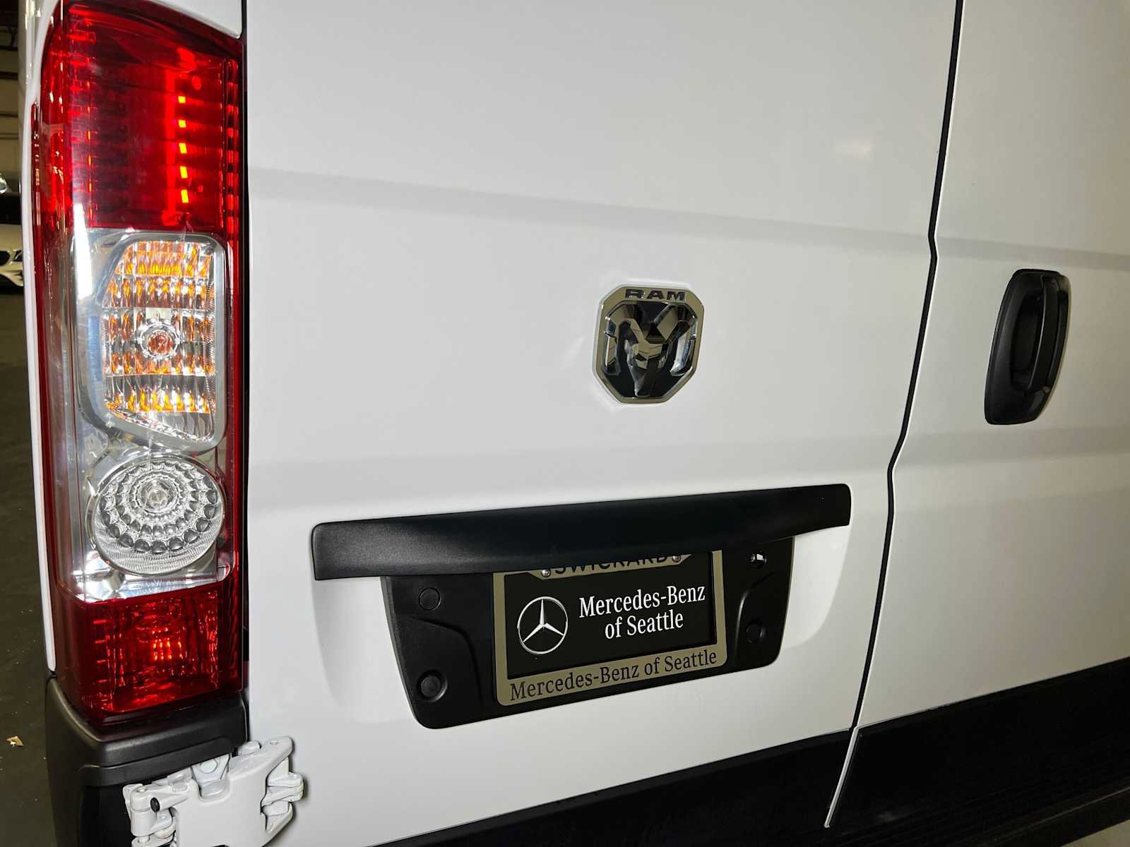 Used 2024 RAM ProMaster 2500 w/ Convenience Group FWD image 16
