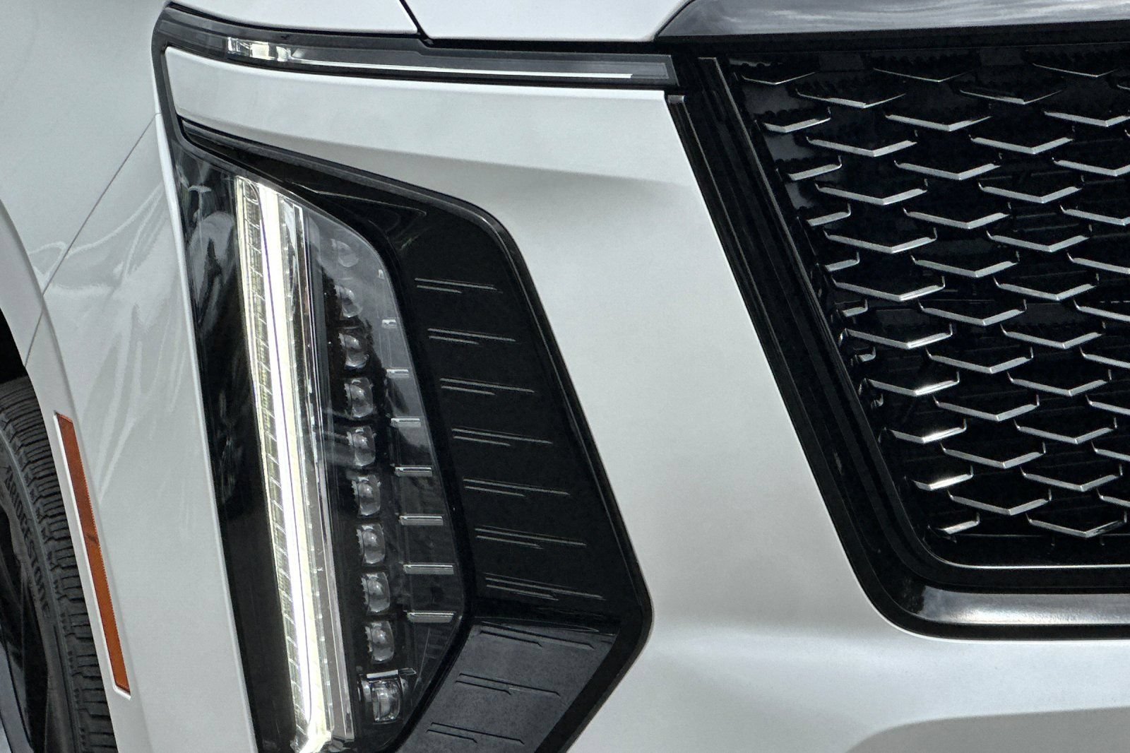 Certified 2025 Cadillac Escalade ESV Sport Platinum w/ LPO, ONYX Package AWD/4WD image 43