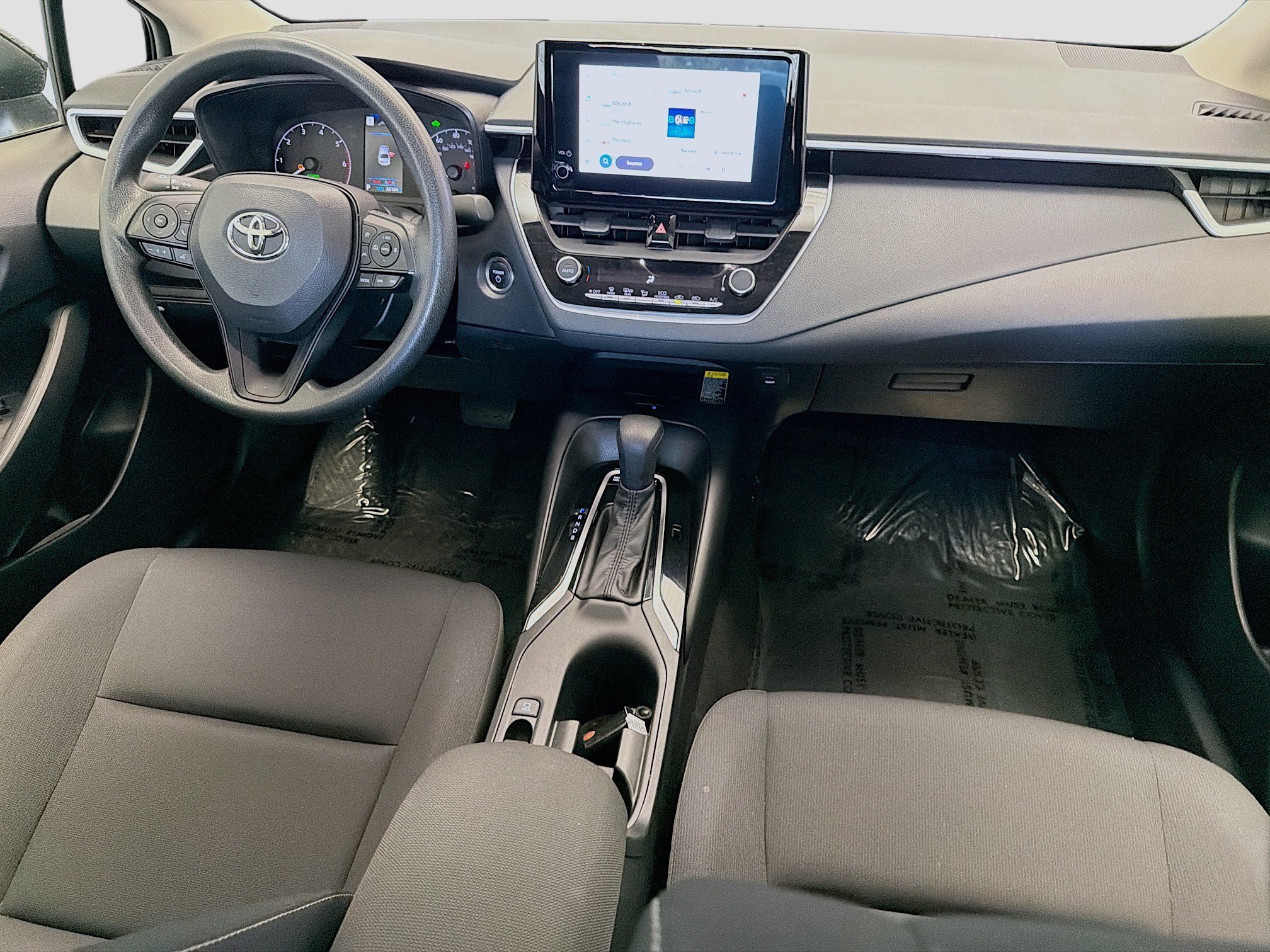 Used 2025 Toyota Corolla LE w/ LE Premium Package FWD image 12