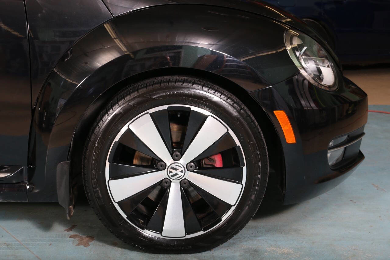 Used 2013 Volkswagen Beetle 2.0T image 12
