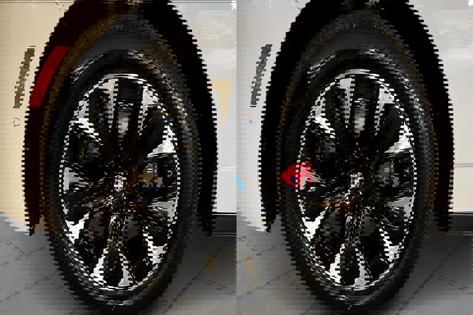 New 2026 BMW iX xDrive60 w/ M Sport Package image 11