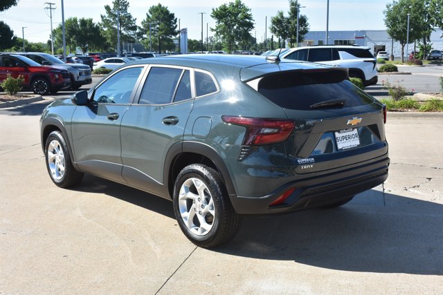 Used 2025 Chevrolet Trax LS w/ LS Convenience Package FWD image 8