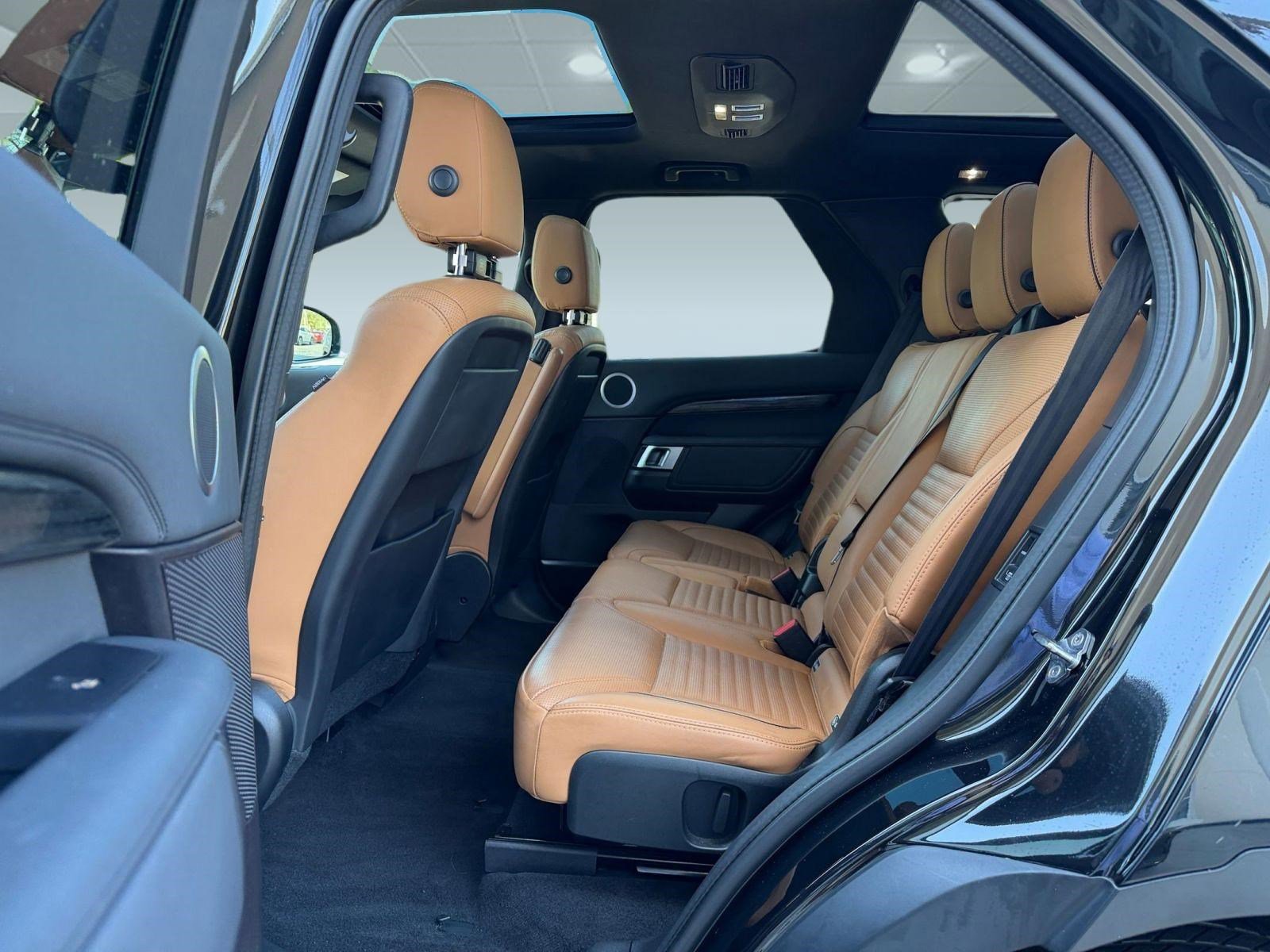 Used 2019 Land Rover Discovery HSE image 15