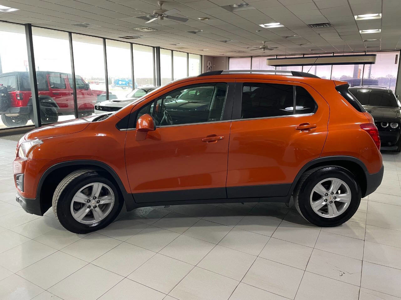 Used 2016 Chevrolet Trax LT w/ LT Sun and Sound Package image 4
