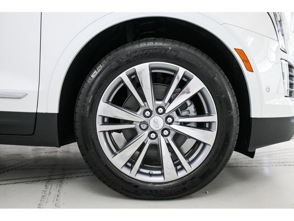 New 2026 Cadillac XT5 Premium Luxury w/ Driver Assist Package AWD/4WD image 8