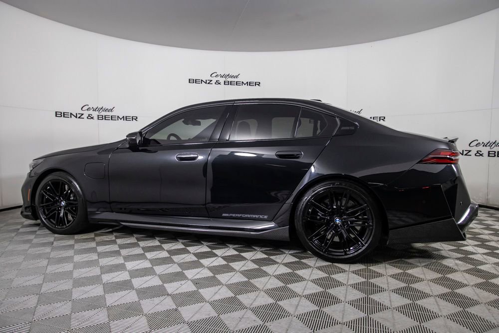 Used 2026 BMW M5 w/ Executive Package image 13