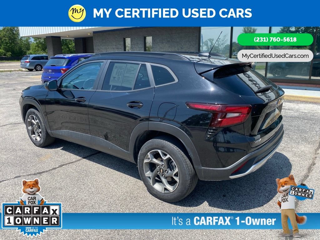 Used 2024 Chevrolet Trax LT FWD image 8