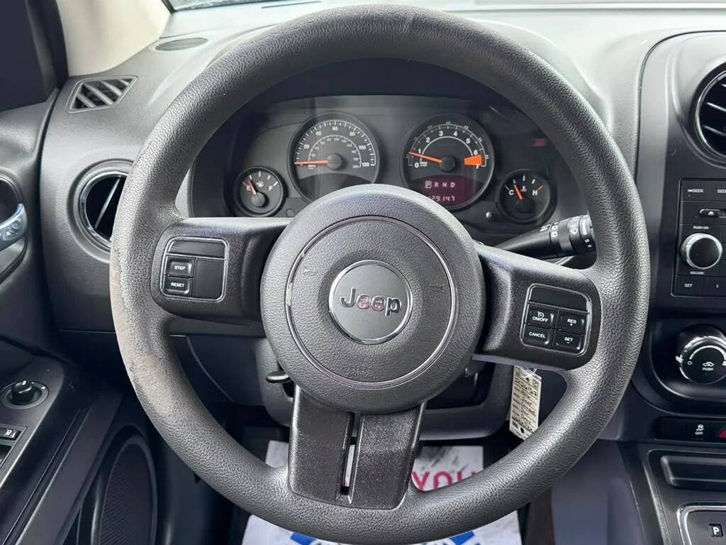 Used 2016 Jeep Compass Sport w/ Power Value Group FWD image 17