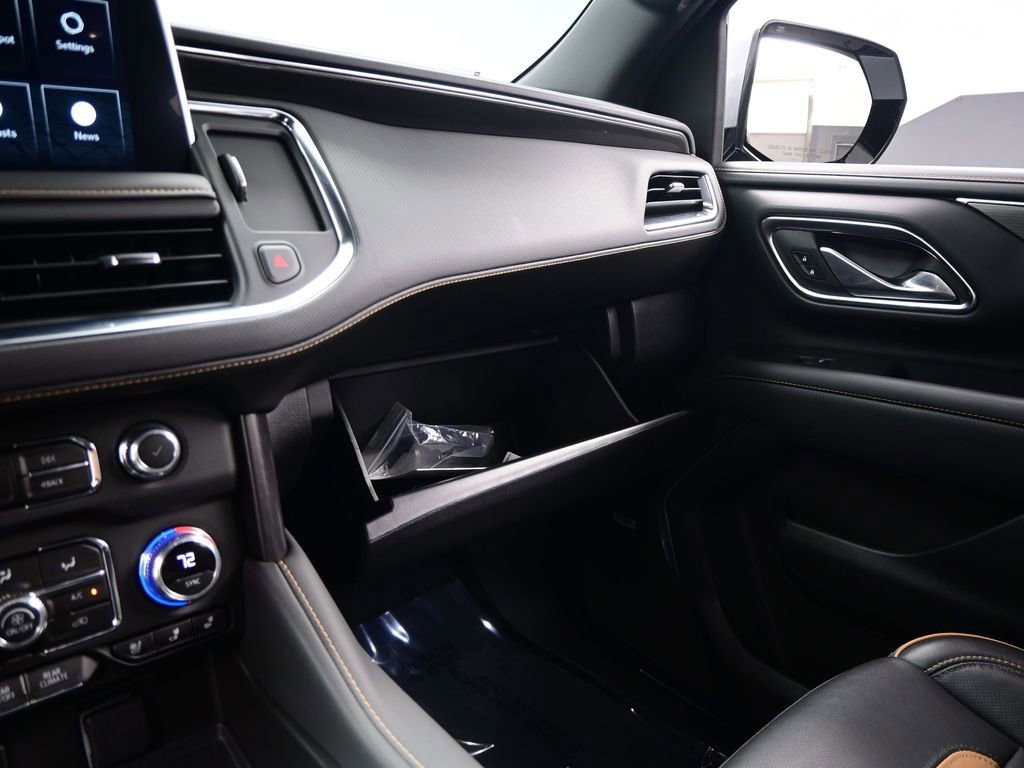 Used 2024 GMC Yukon XL AT4 w/ Technology Package image 32