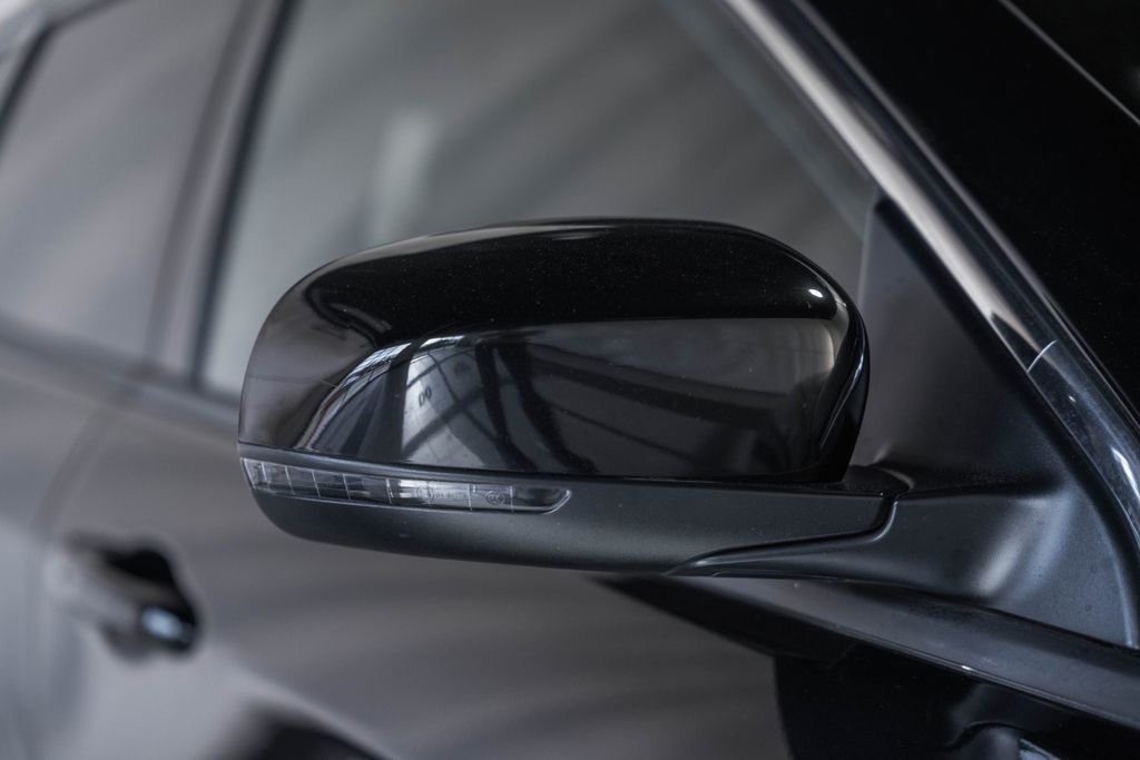 Used 2024 Jeep Compass Limited w/ Elite Group image 18