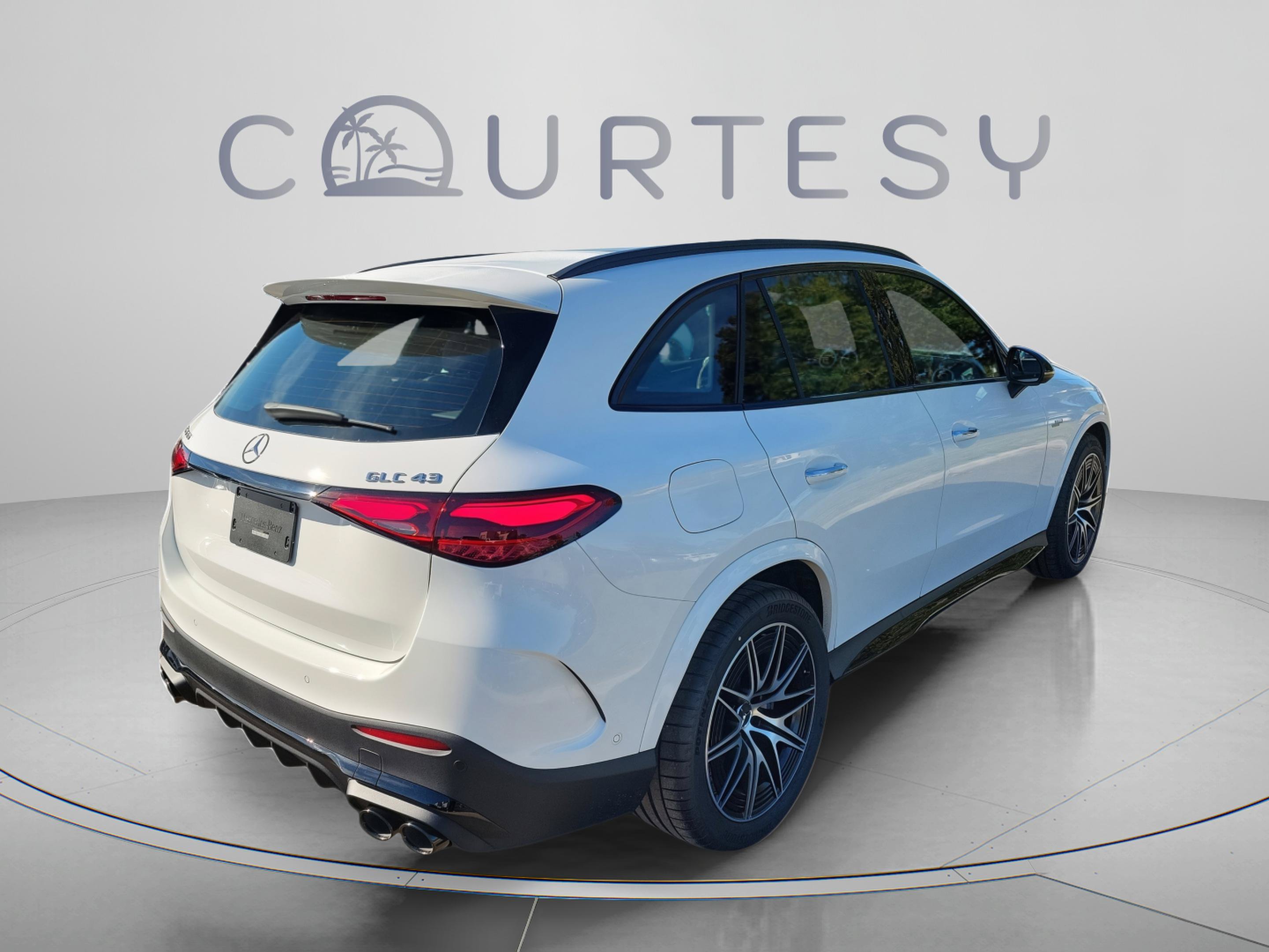 New 2026 Mercedes-Benz GLC 43 AMG 4MATIC image 4
