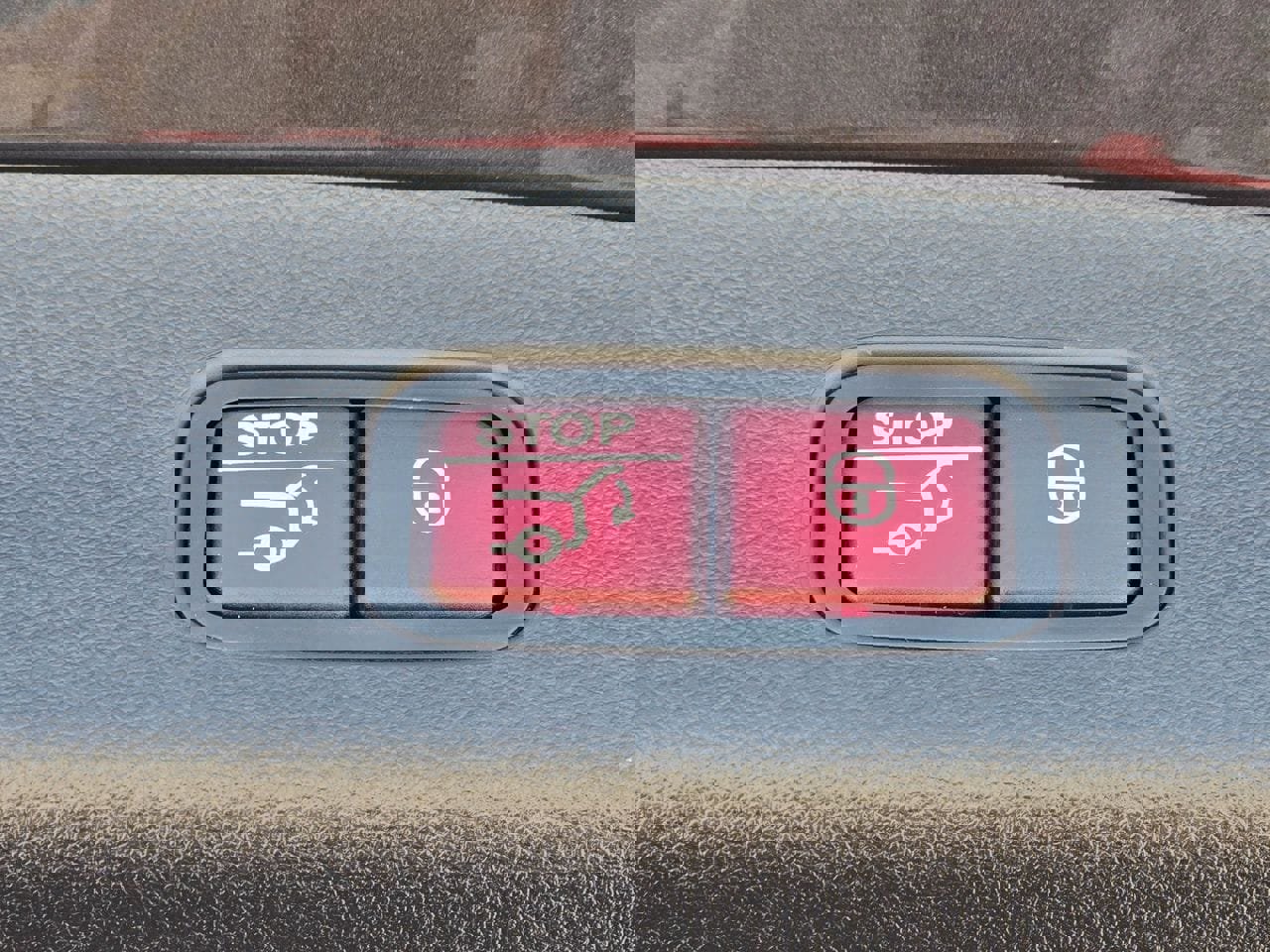 Used 2026 Mercedes-Benz GLC 300 4MATIC image 38