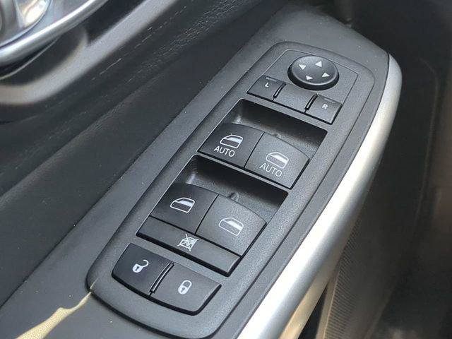 Certified 2022 Jeep Cherokee Latitude w/ Sun & Sound Group AWD/4WD image 27