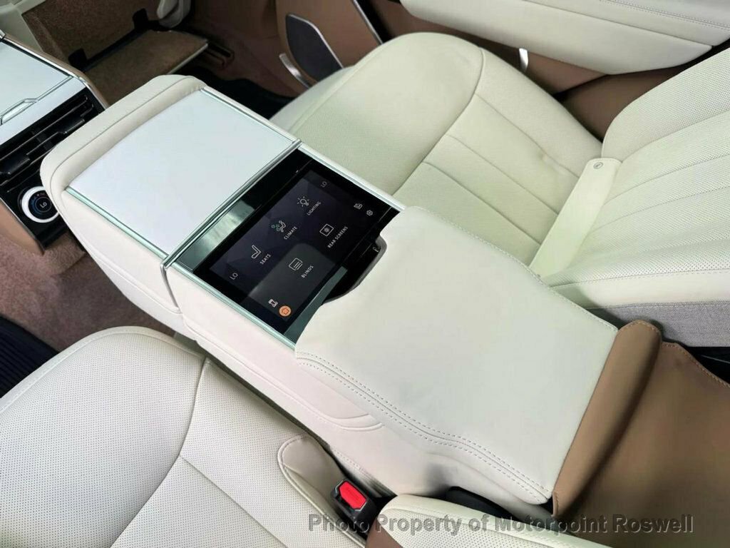 Used 2025 Land Rover Range Rover SV AWD/4WD image 23