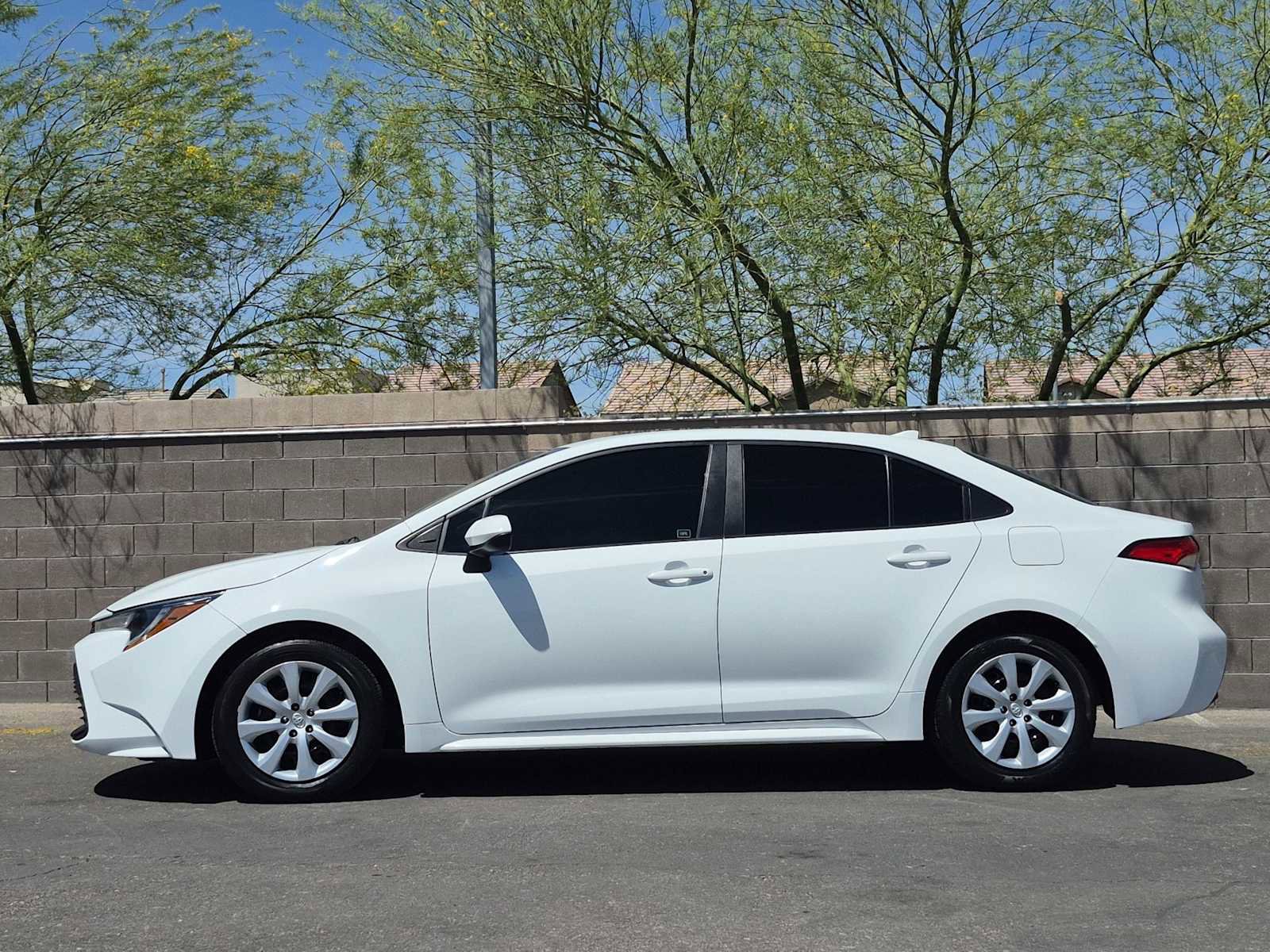 Used 2024 Toyota Corolla LE FWD image 6