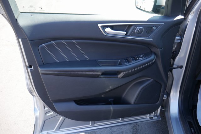Used 2022 Ford Edge ST image 12