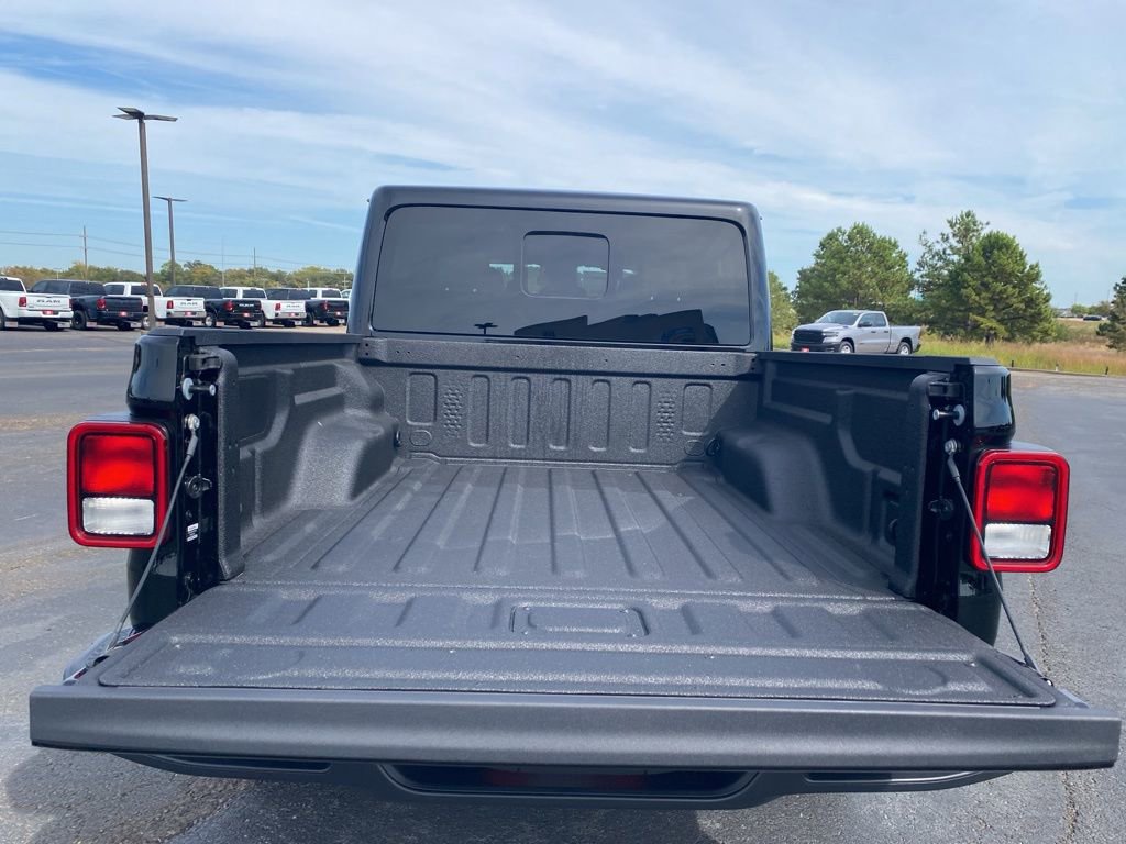 Used 2025 Jeep Gladiator High Tide image 36