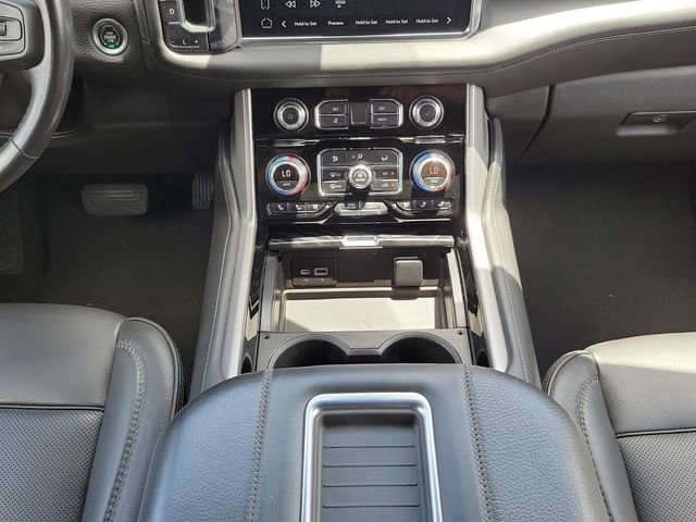 Used 2022 GMC Yukon XL Denali AWD/4WD image 16