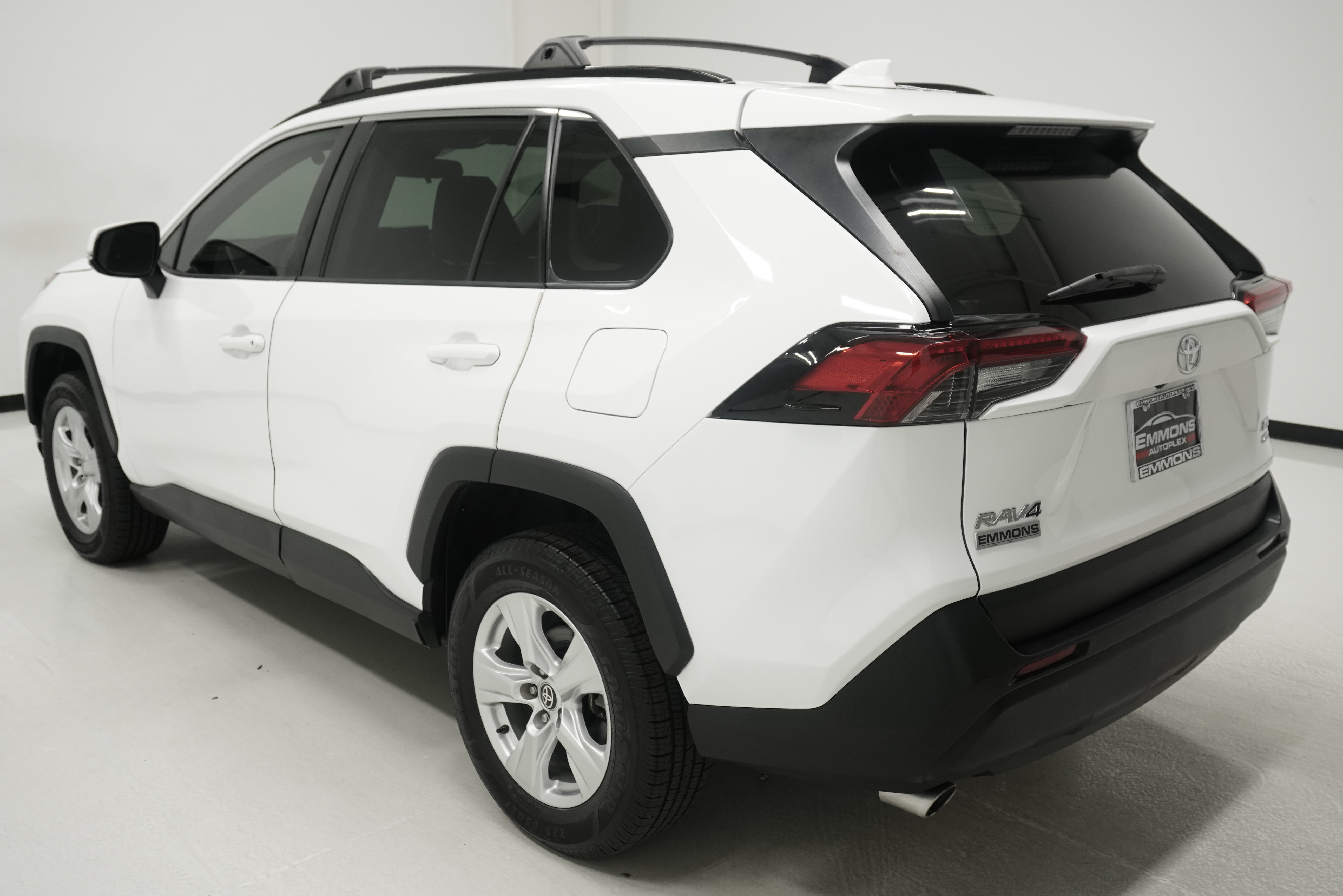 Used 2021 Toyota RAV4 XLE AWD/4WD image 4