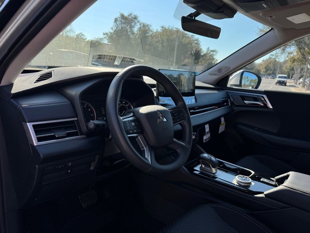 New 2026 Mitsubishi Outlander ES FWD image 27