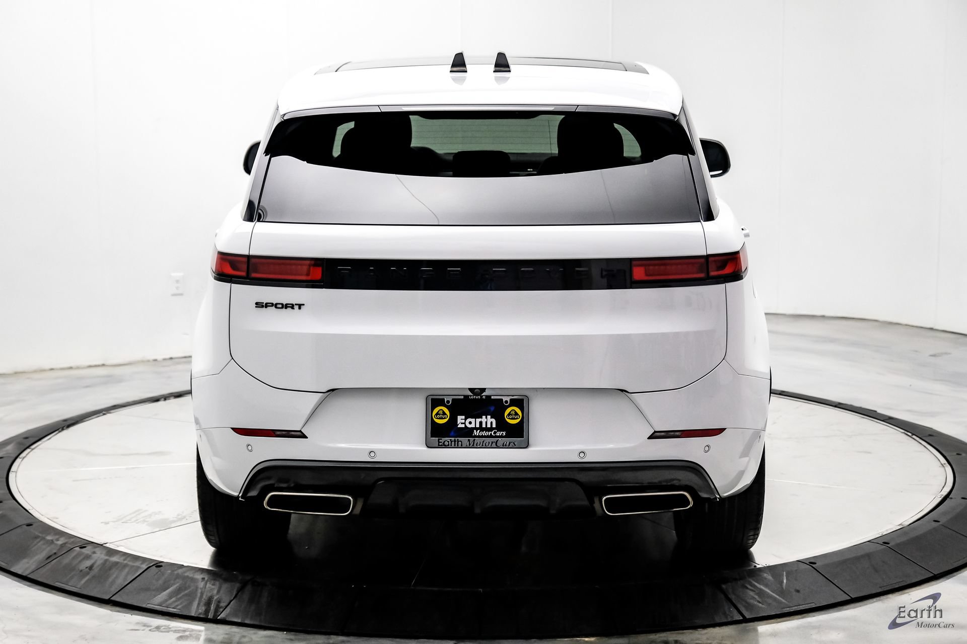 Used 2024 Land Rover Range Rover Sport Dynamic SE AWD/4WD image 13