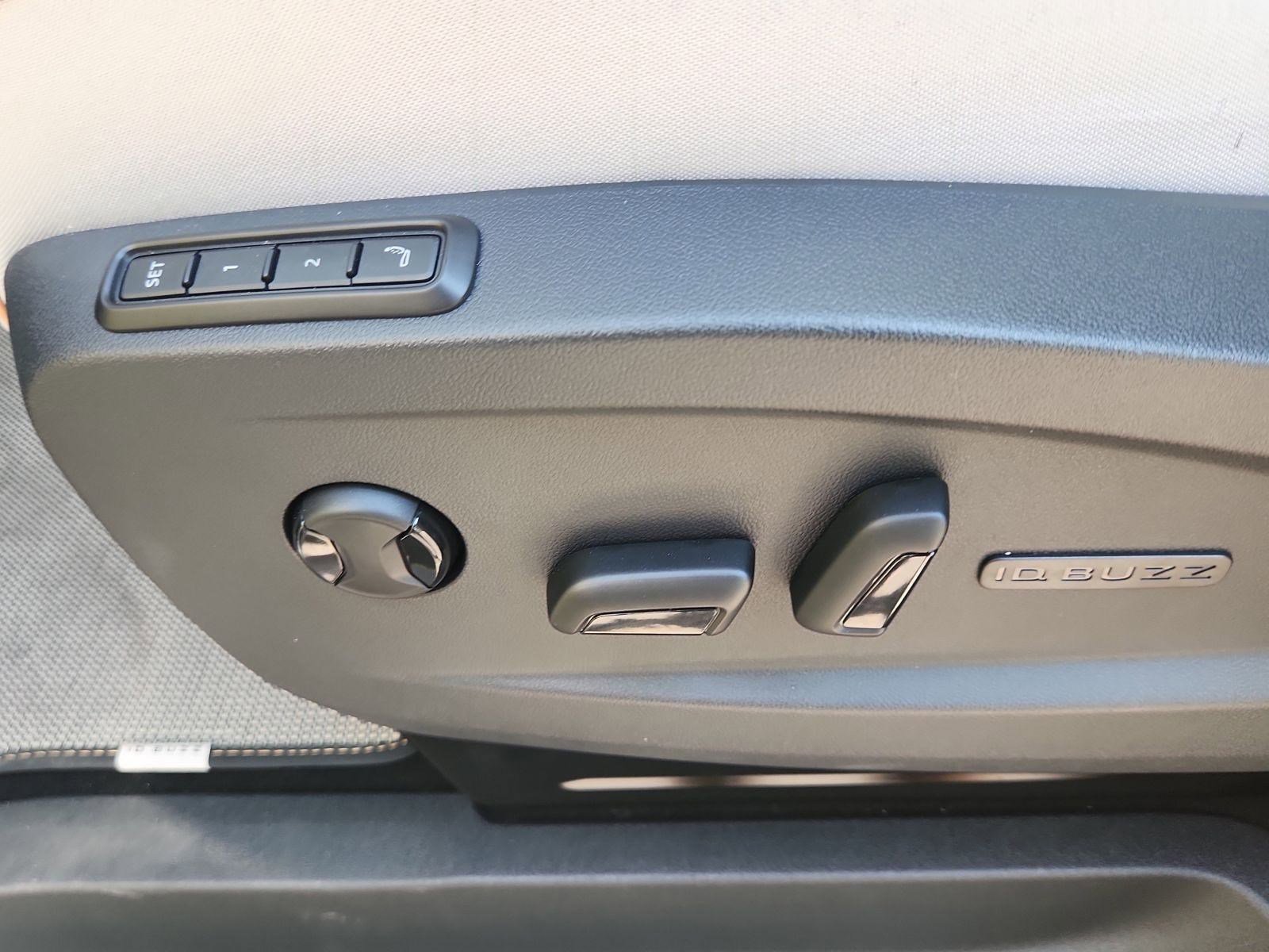 New 2025 Volkswagen ID. Buzz Pro S Plus image 9